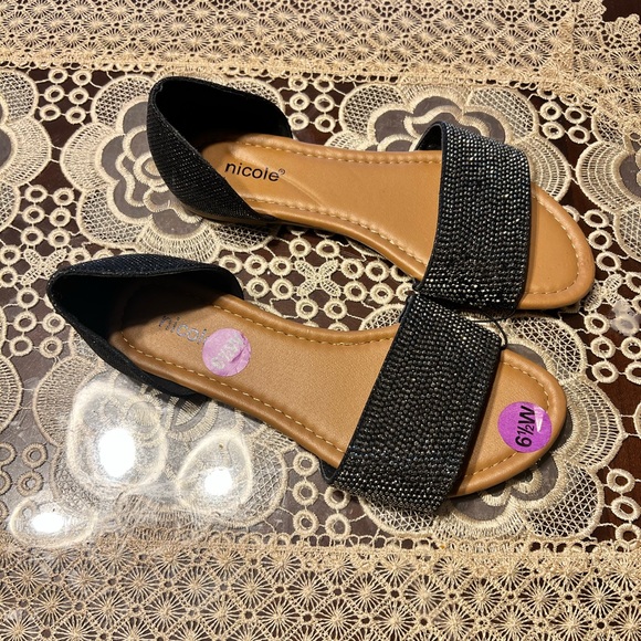 Sandals - Picture 3 of 3